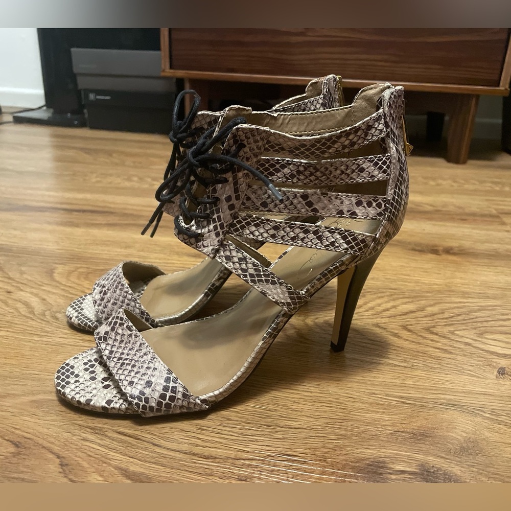Report Signature Snakeskin Print Heels Size 9 - image 4
